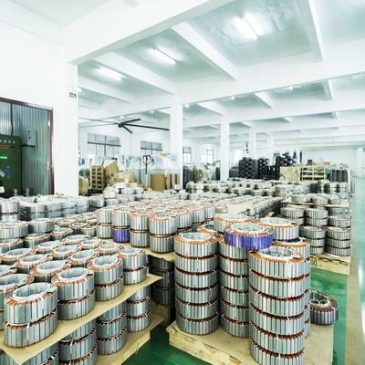 Kühlung von Restaurants AMTHI CE zugelassen 2.4M HVLS kommerzielle Deckenventilatoren Motor mit guter