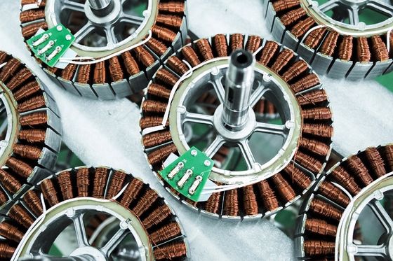 3-Phasen-Axial-Elektromotor 48v 800w Bürstenloser Gleichspannungsventilator für Klimaanlagen im Außenbereich